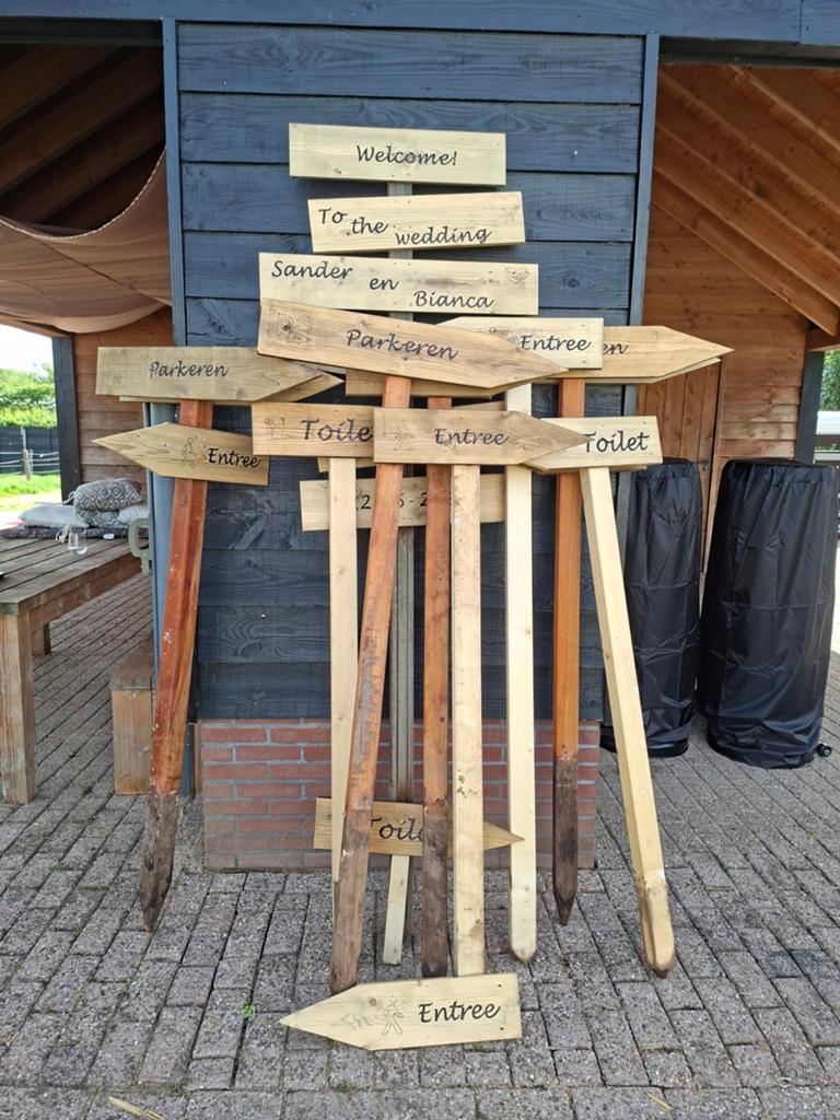 Houten Wegwijzers voor Bruiloft of Evenement, Ophalen, Gebruikt, Hout, Knutselwerk