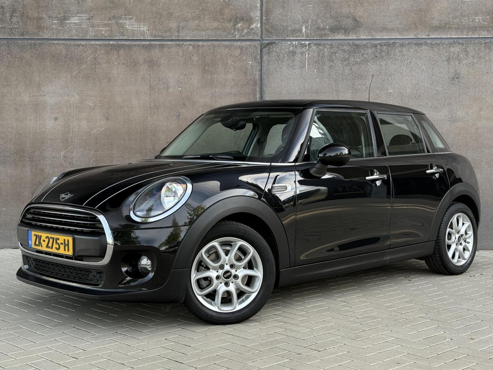 Mini 5-Deurs 1.5 One Pepper | CarPlay | 1ste eigenaar | Deal, Voorwielaandrijving, Dealer onderhouden, Stof, Gebruikt