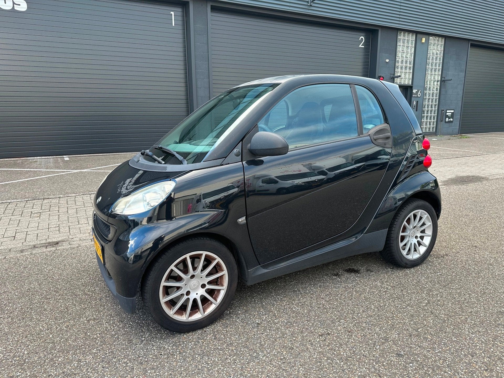 Smart Fortwo coupé 1.0 AUTOMAAT, Auto's, Achterwielaandrijving, Gebruikt, 18 €/maand, 61 pk