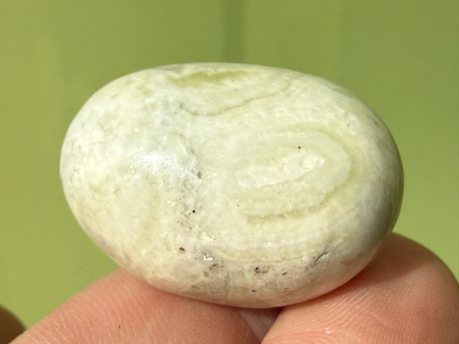 Zeegroene Aragoniet broekzaksteen uit Indonesië mineralen, Ophalen of Verzenden, Mineraal