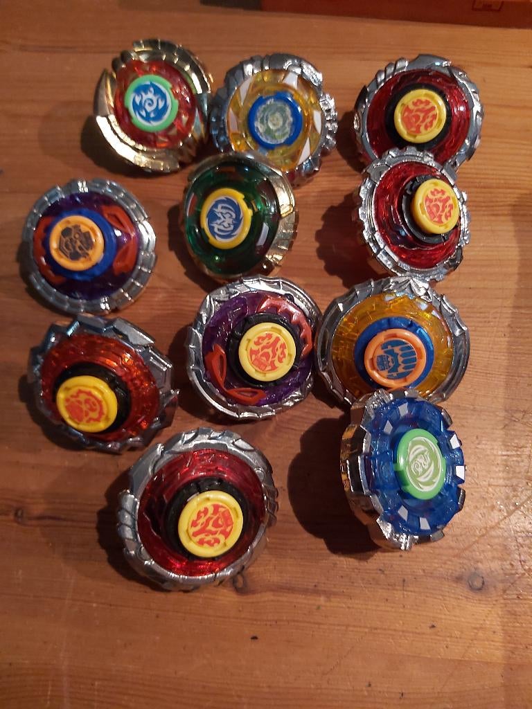 Verzameling beyblade achtige tollen, Verzamelen, Ophalen of Verzenden