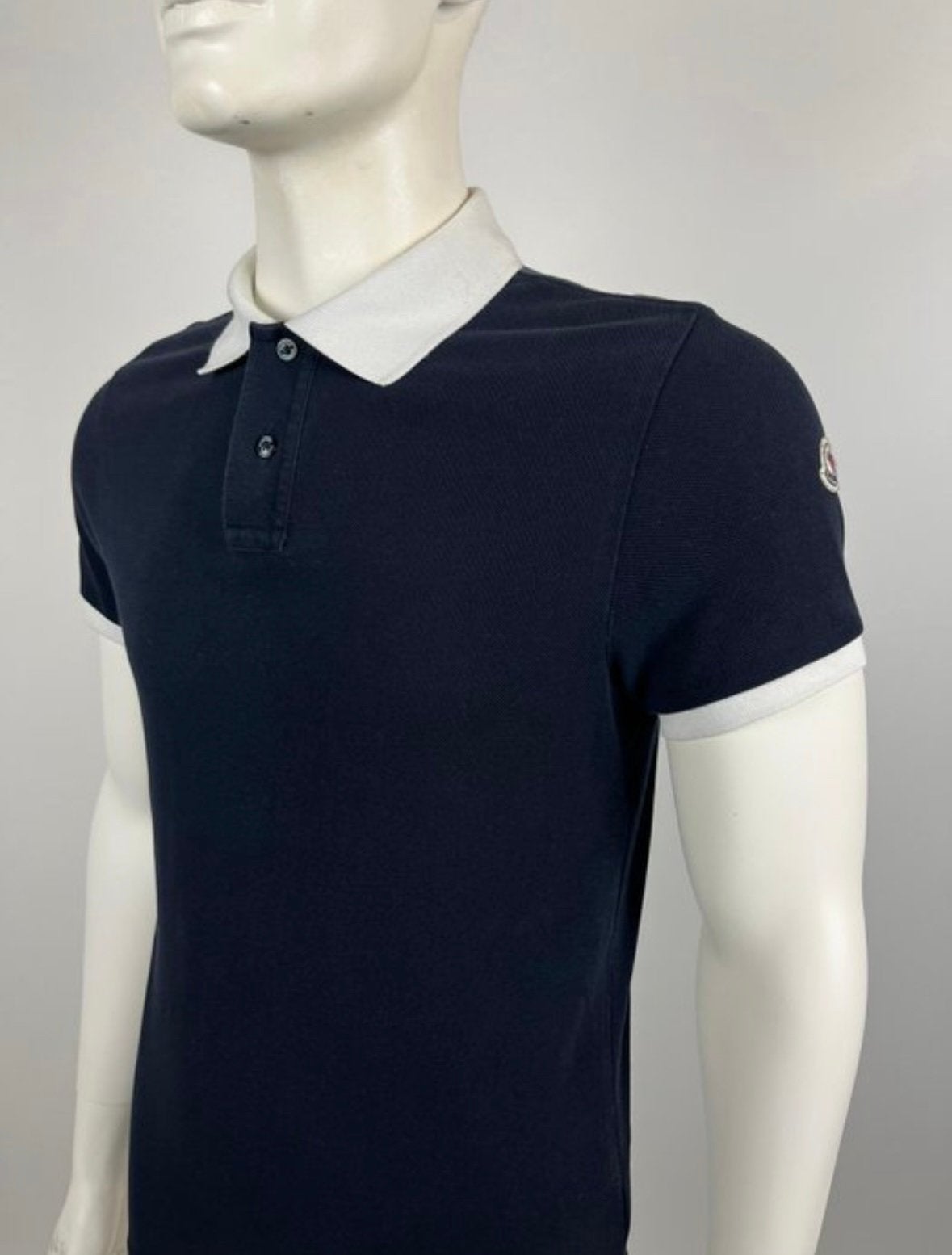 Moncler Polo Shirt - Donkerblauw met witte kraag, Ophalen, Gedragen, Maat 48/50 (M), Blauw
