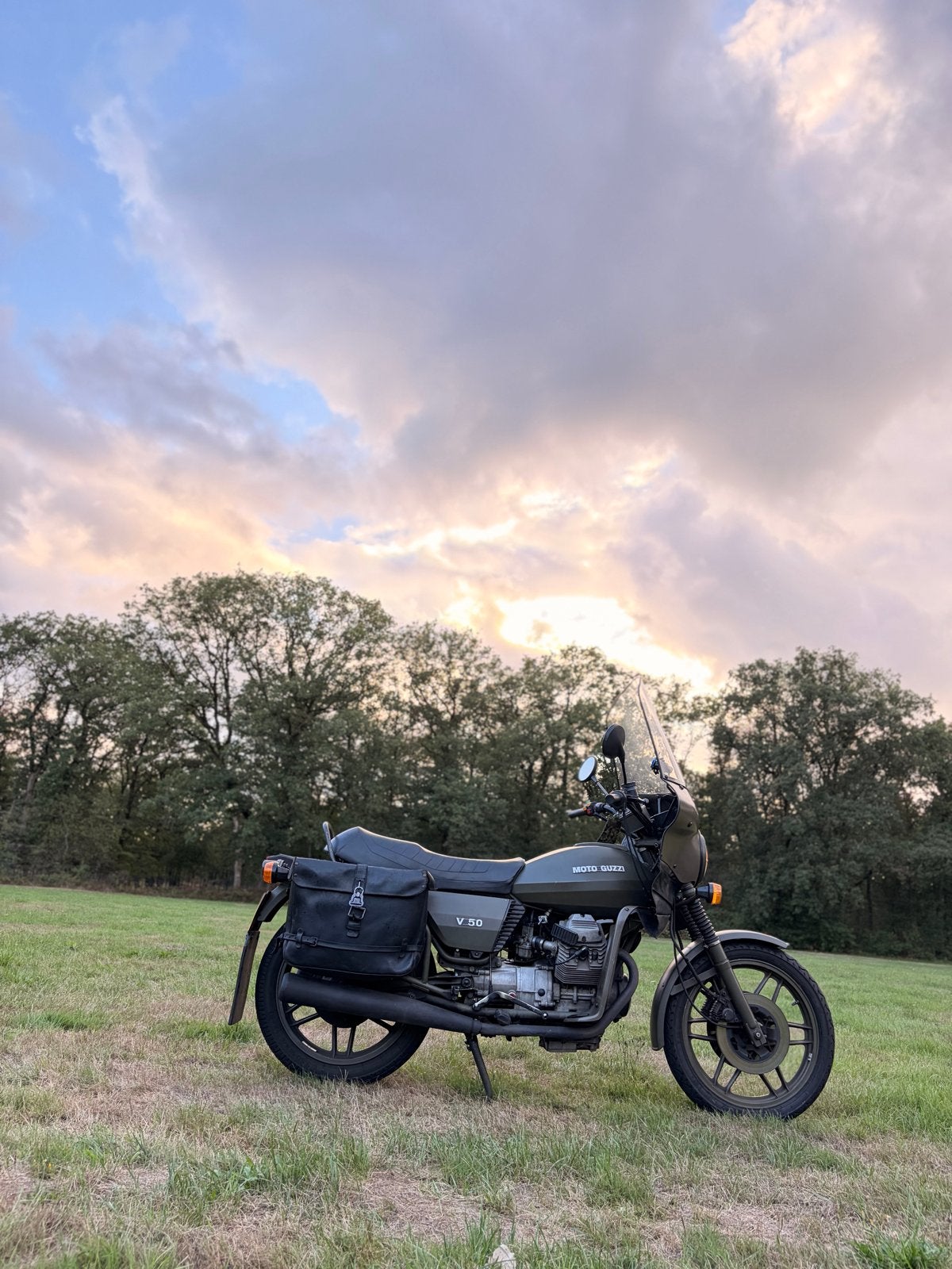Originele en complete Moto Guzzi V50 NATO, Cardan-aandrijving, 2 cilinders, Gebruikt, Toermotor