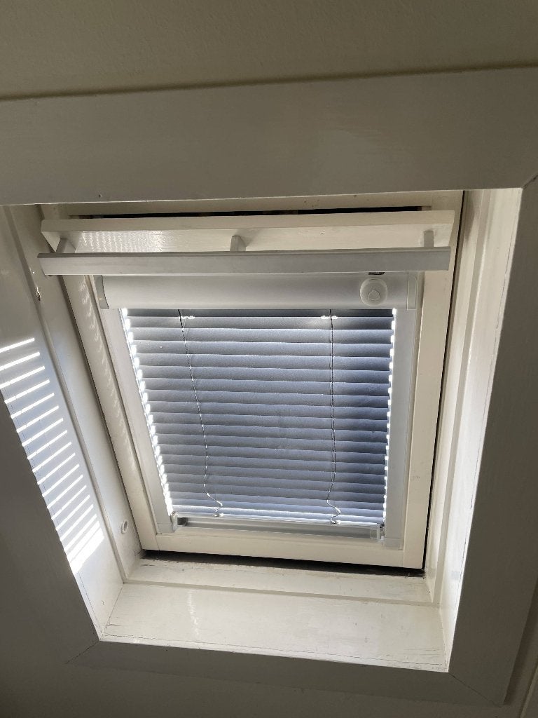 te Koop: luxaflex jalouziën  voor velux 114x118 en 55x78, Minder dan 80 cm, Minder dan 80 cm, Ophalen of Verzenden, Zo goed als nieuw