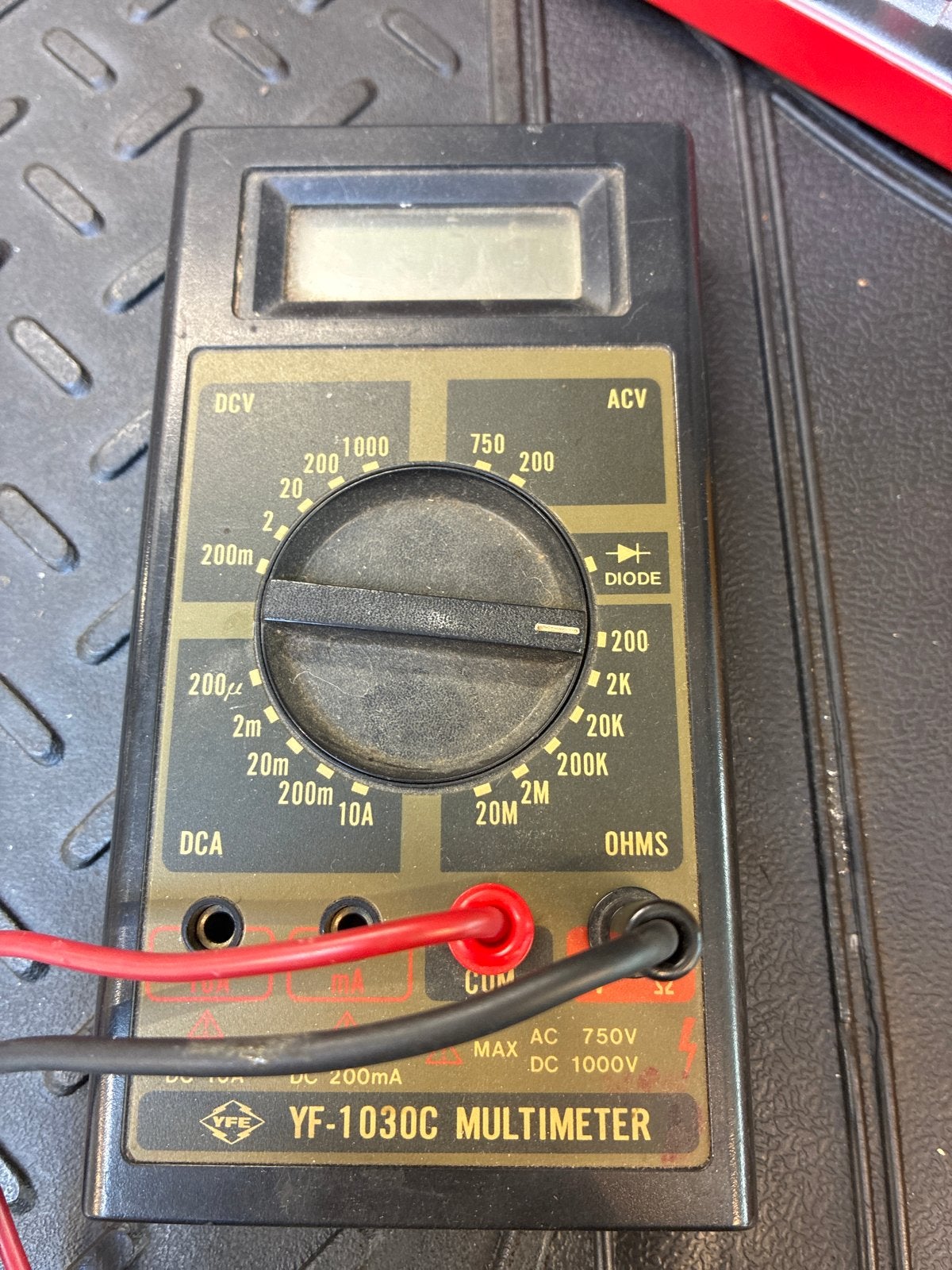 YFE YF-1030C Multimeter - Gebruikt maar functioneel, Doe-het-zelf en Verbouw, Meetapparatuur, Ophalen of Verzenden, Gebruikt, Multimeter