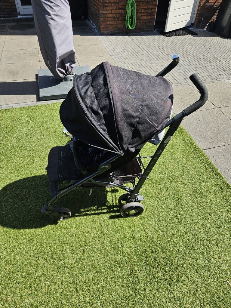Buggy Chicco Liteway met regenhoes, fietsbeugel en hoes, Ophalen, Zo goed als nieuw, Overige merken, Verstelbare rugleuning