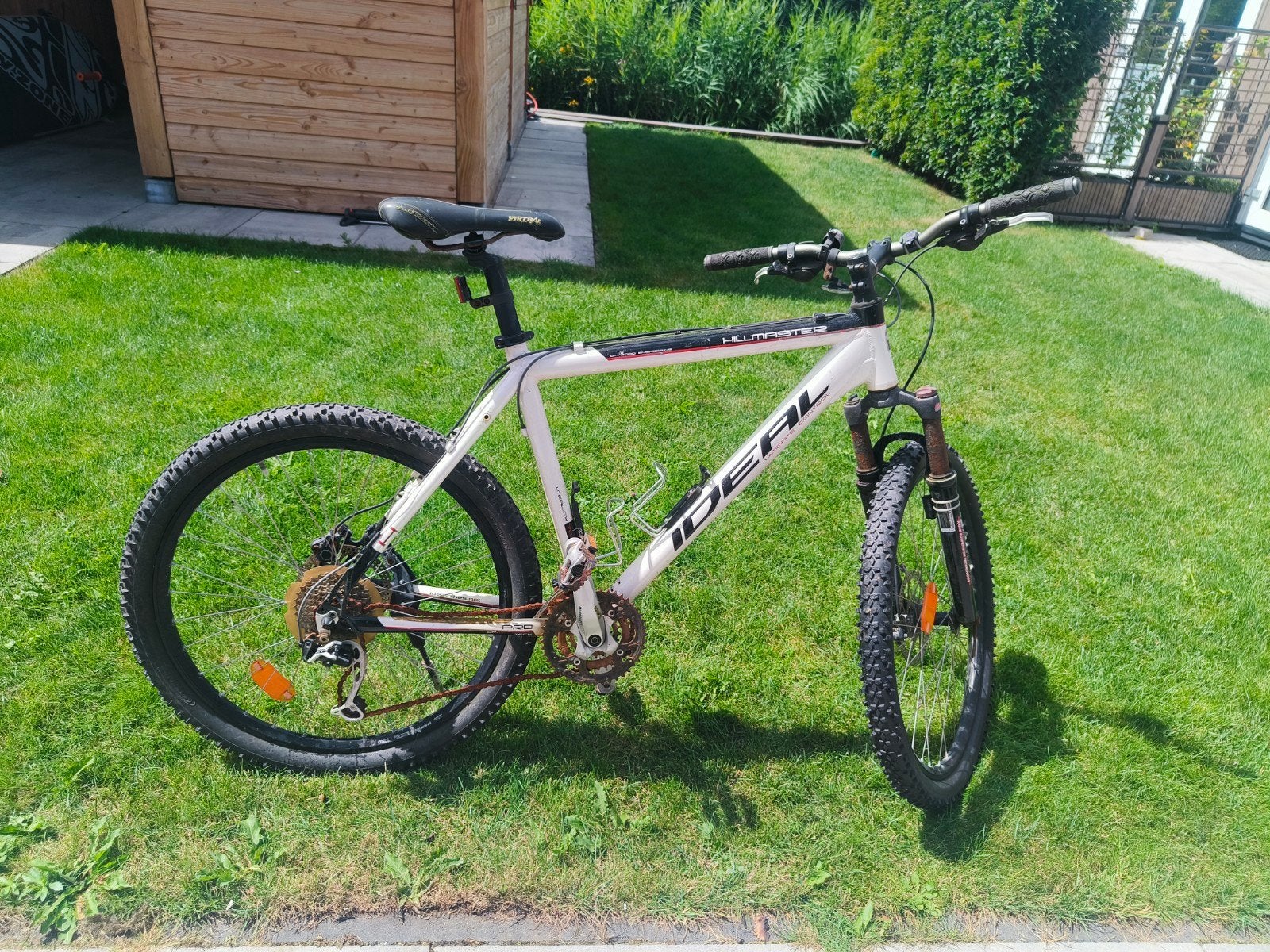 Mountainbike wit/zwart met rode details (1.70-1.85m), Gebruikt, Hardtail, Heren, Schijfrem