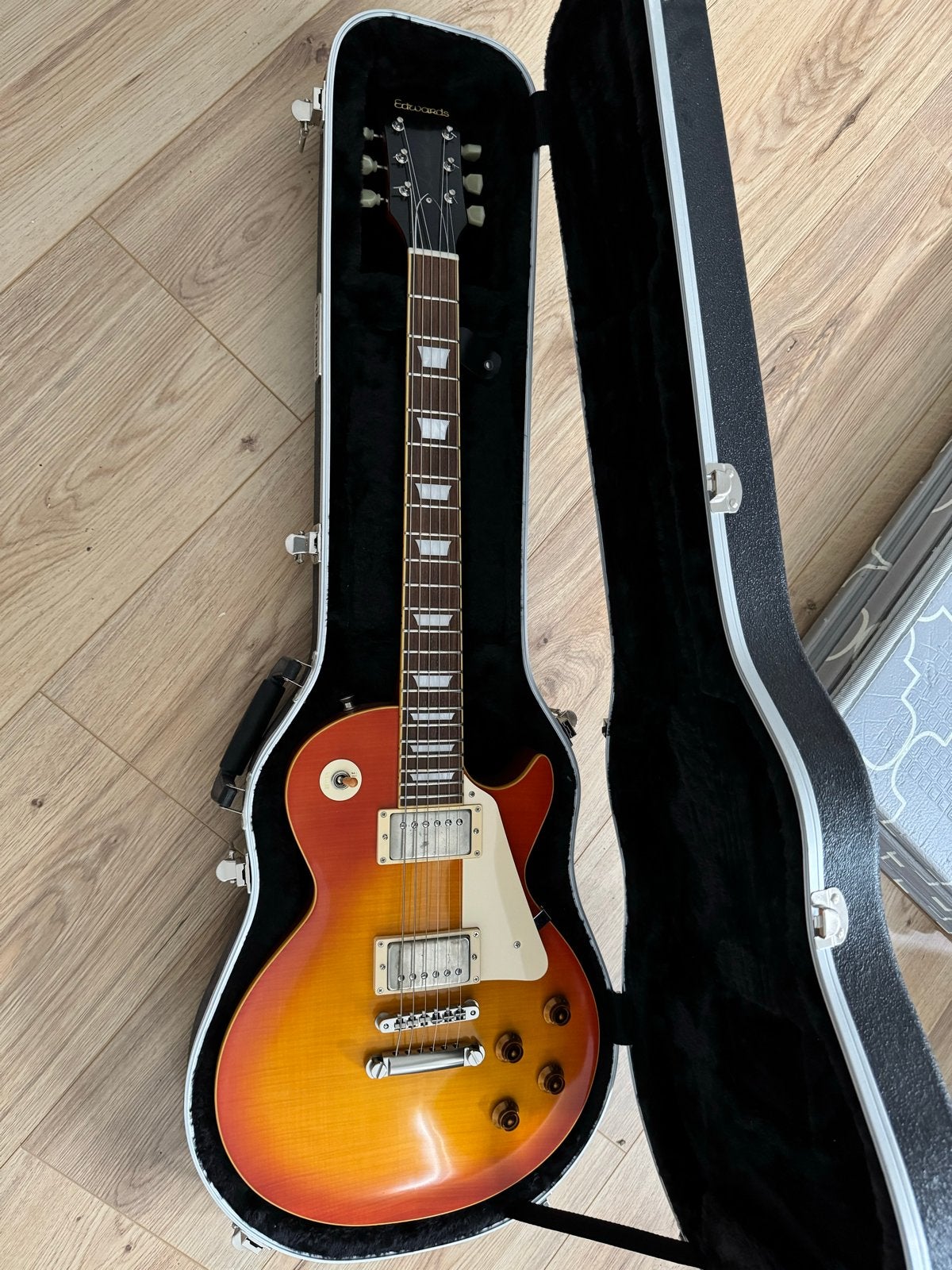 Edwards Les Paul E-LP-108 LTS met koffer, Muziek en Instrumenten, Ophalen of Verzenden, Gebruikt, Solid body, Overige merken