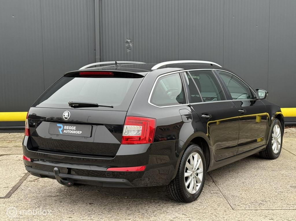 Skoda Octavia Combi 1.6 TDI Greentech Ambition TREKHAAK, Auto's, Skoda, Voorwielaandrijving, 1227 kg, Gebruikt, Euro 6