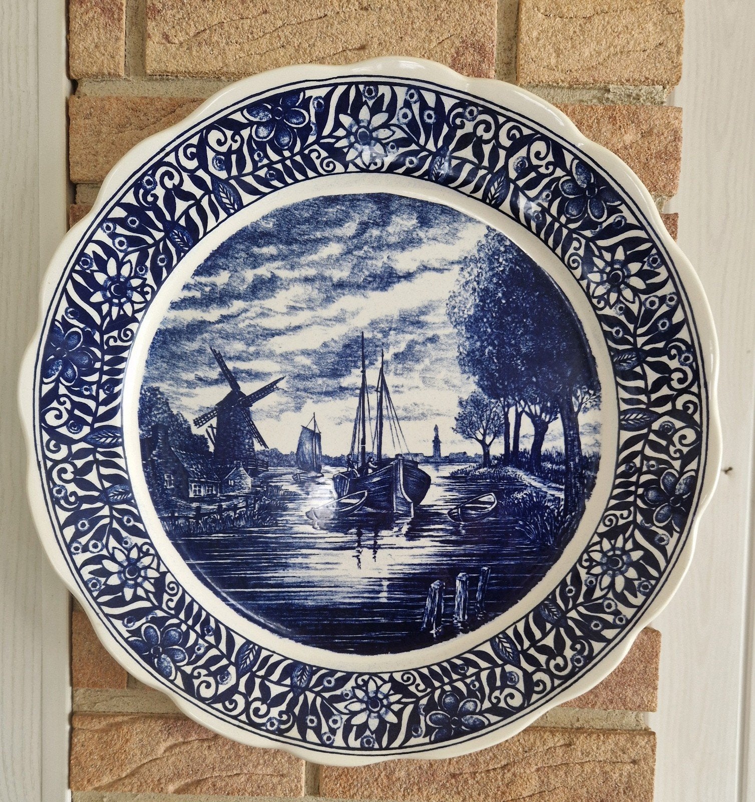 Delfts blauw wandbord met kenmerkend Hollands Landschap 39cm, Antiek en Kunst, Antiek | Wandborden en Tegels, Ophalen