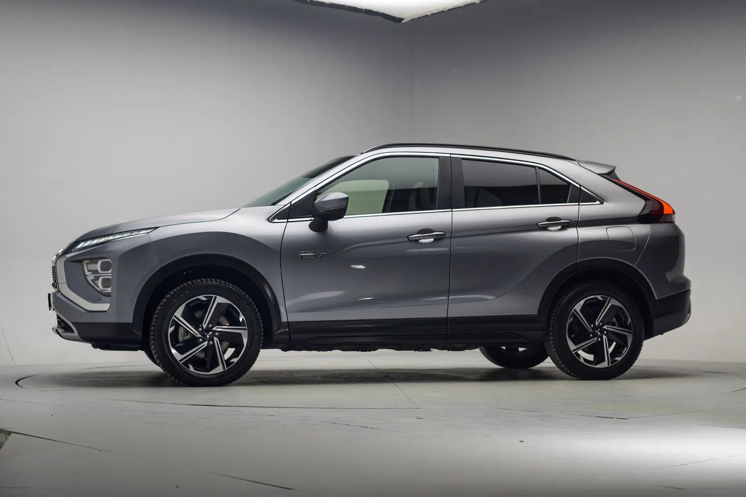Mitsubishi Eclipse Cross 2.4 PHEV Business Intense+ Aut. [ L, Auto's, Automaat, Verwarmde buitenspiegels, Bedrijf, Vierwielaandrijving