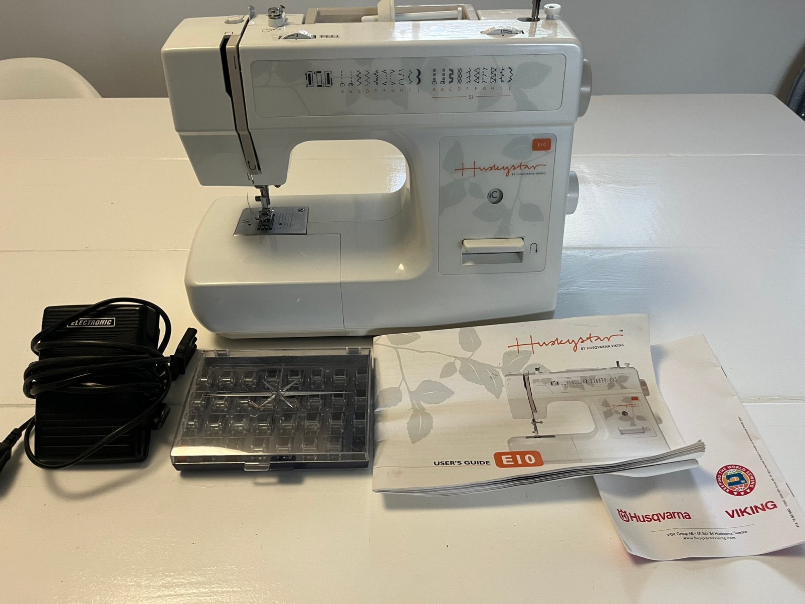 Husqvarna naaimachine E10, Hobby en Vrije tijd, Ophalen of Verzenden, Nieuw, Naaimachine, Husqvarna