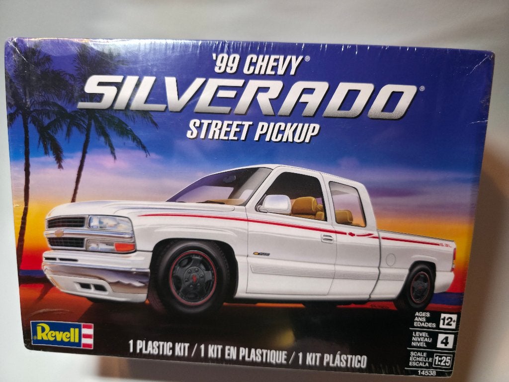 REVELL 1999 Chevy Silverado 1/24 Scale Model - New Sealed, Verzenden, Revell, Groter dan 1:32, Nieuw