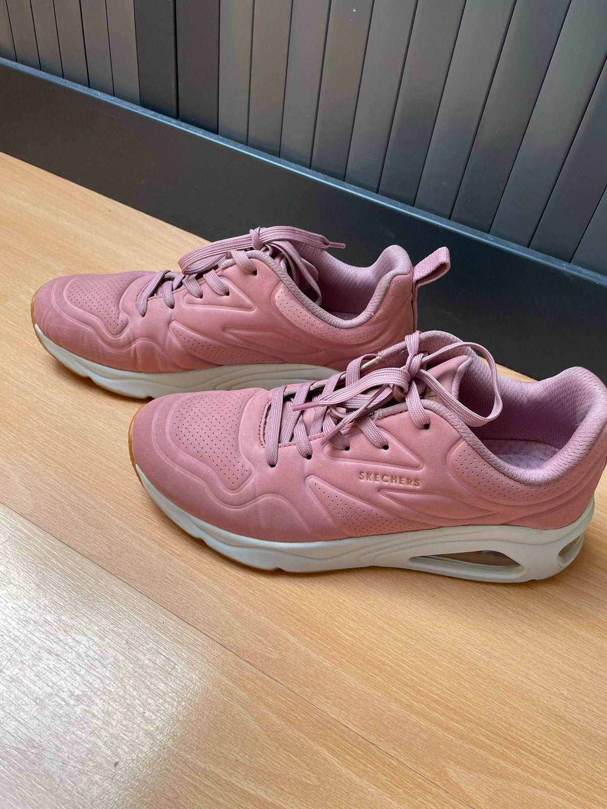 Skechers roze sneakers - Zo goed als nieuw, Kleding | Dames, Ophalen of Verzenden, Zo goed als nieuw, Roze, Sneakers of Gympen