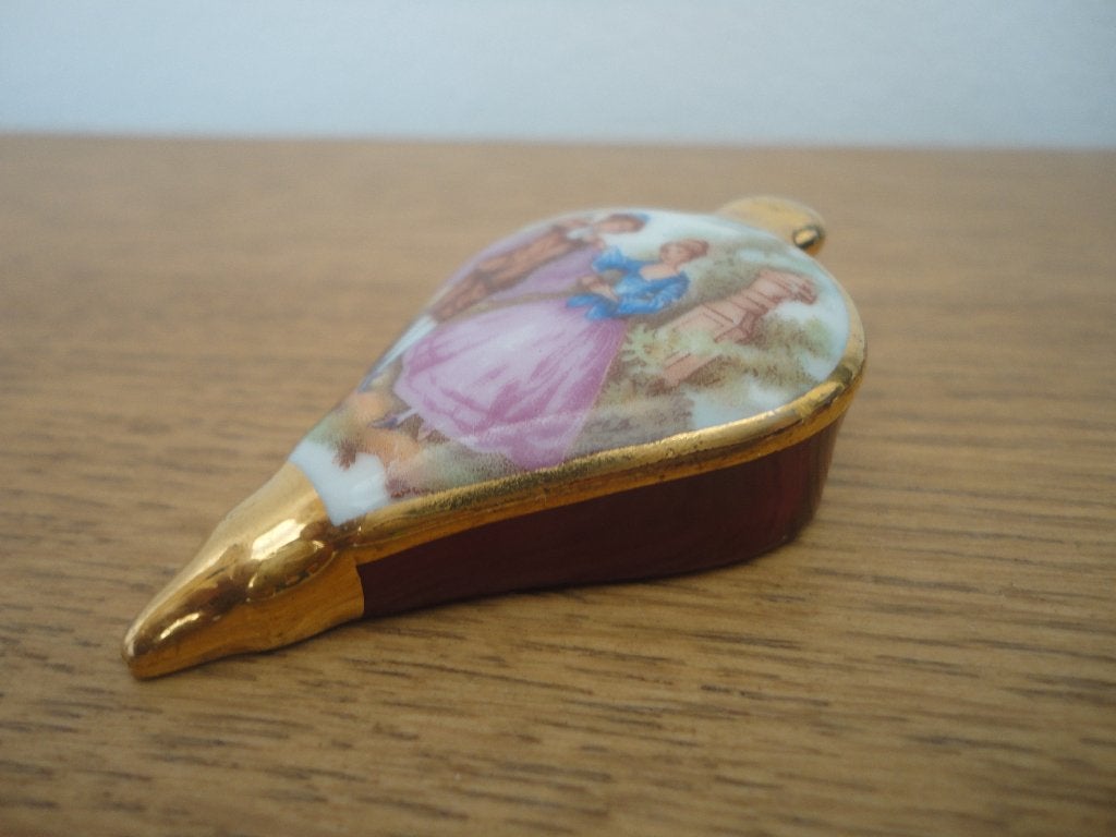 Limoges porselein miniatuur blaasbalg, Ophalen of Verzenden, Zo goed als nieuw, Porselein, Beeldje(s)