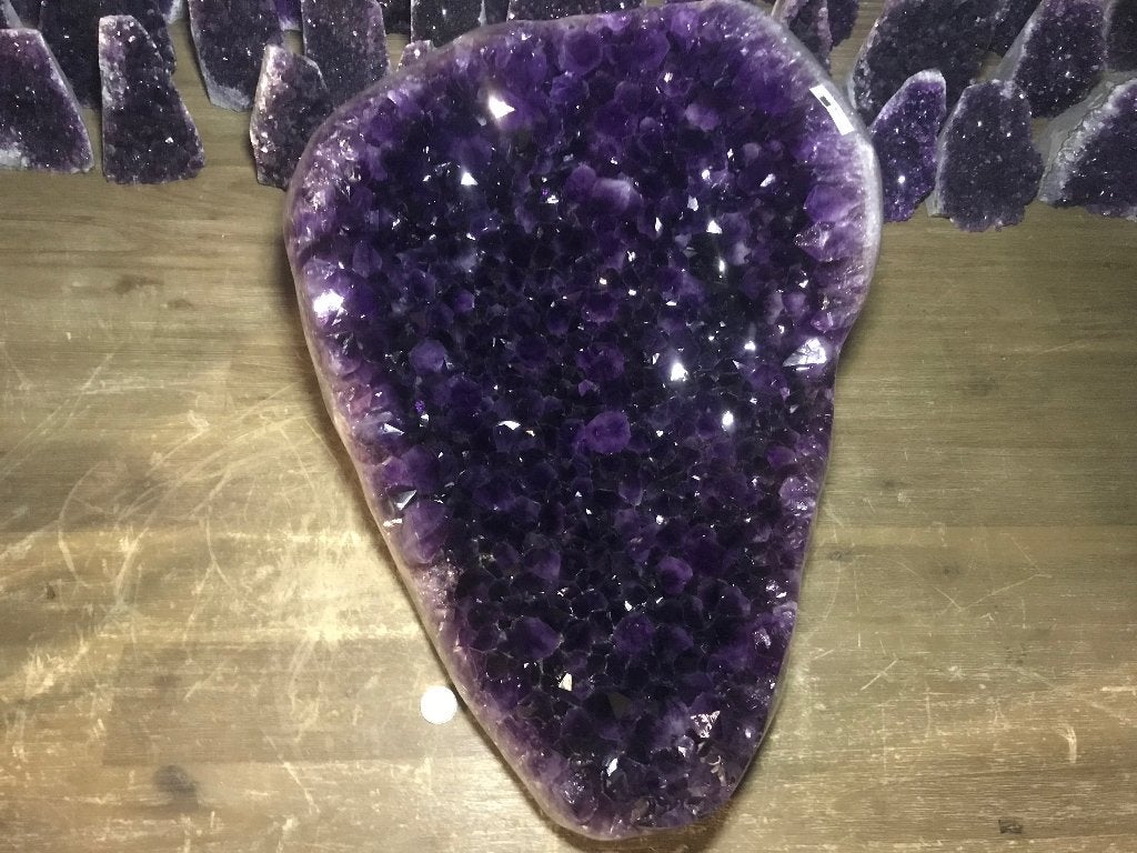 Amethist Geode (7) 35,7 kg 42x58x25 cm, diep paars van kleur, Ophalen of Verzenden, Mineraal
