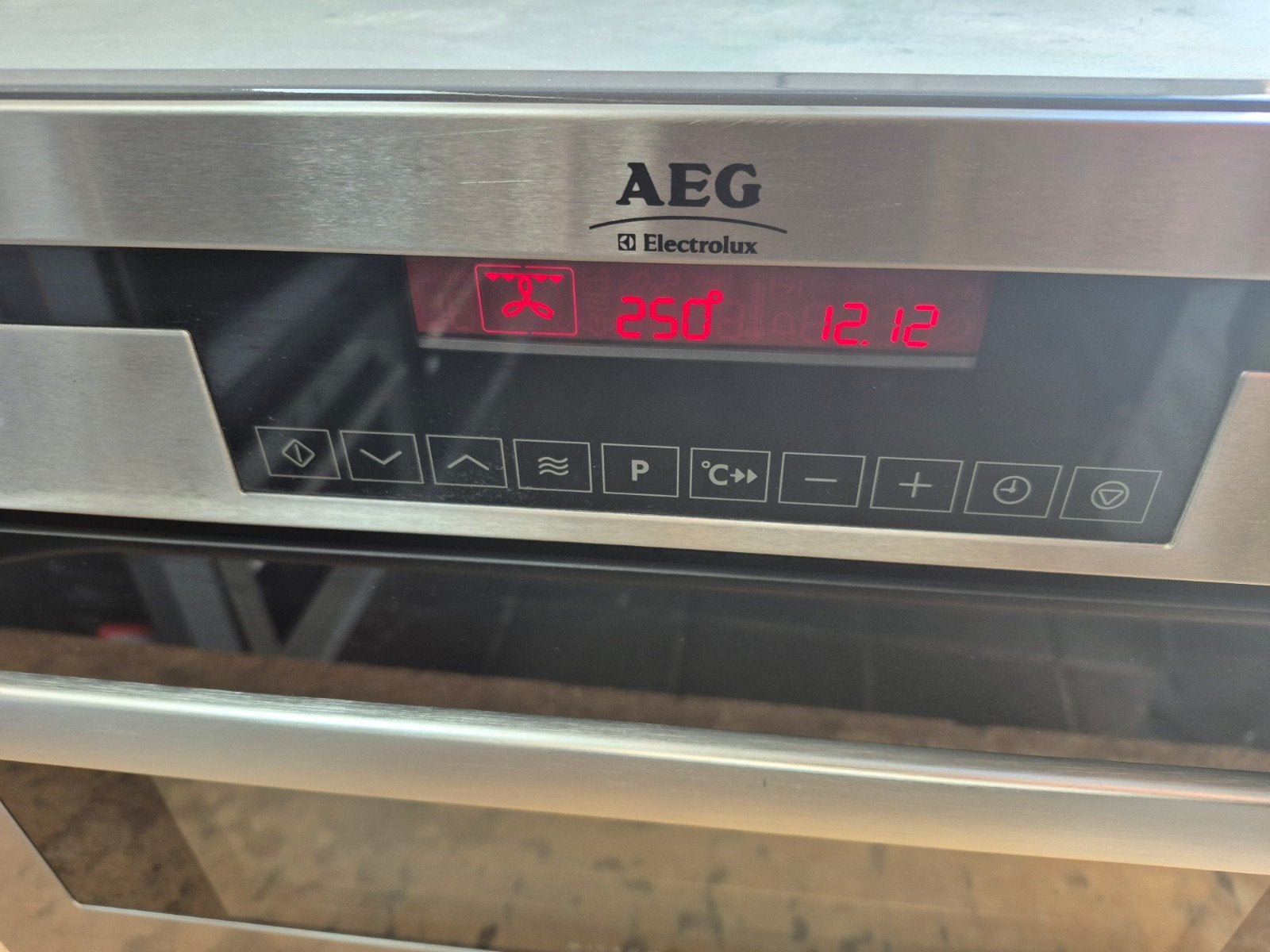 NETTE 38CM AEG KB9810E COMBI MAGNETRON/OVEN TE KOOP, Witgoed en Apparatuur, AEG, Combimagnetron, Gebruikt, 60 cm of meer