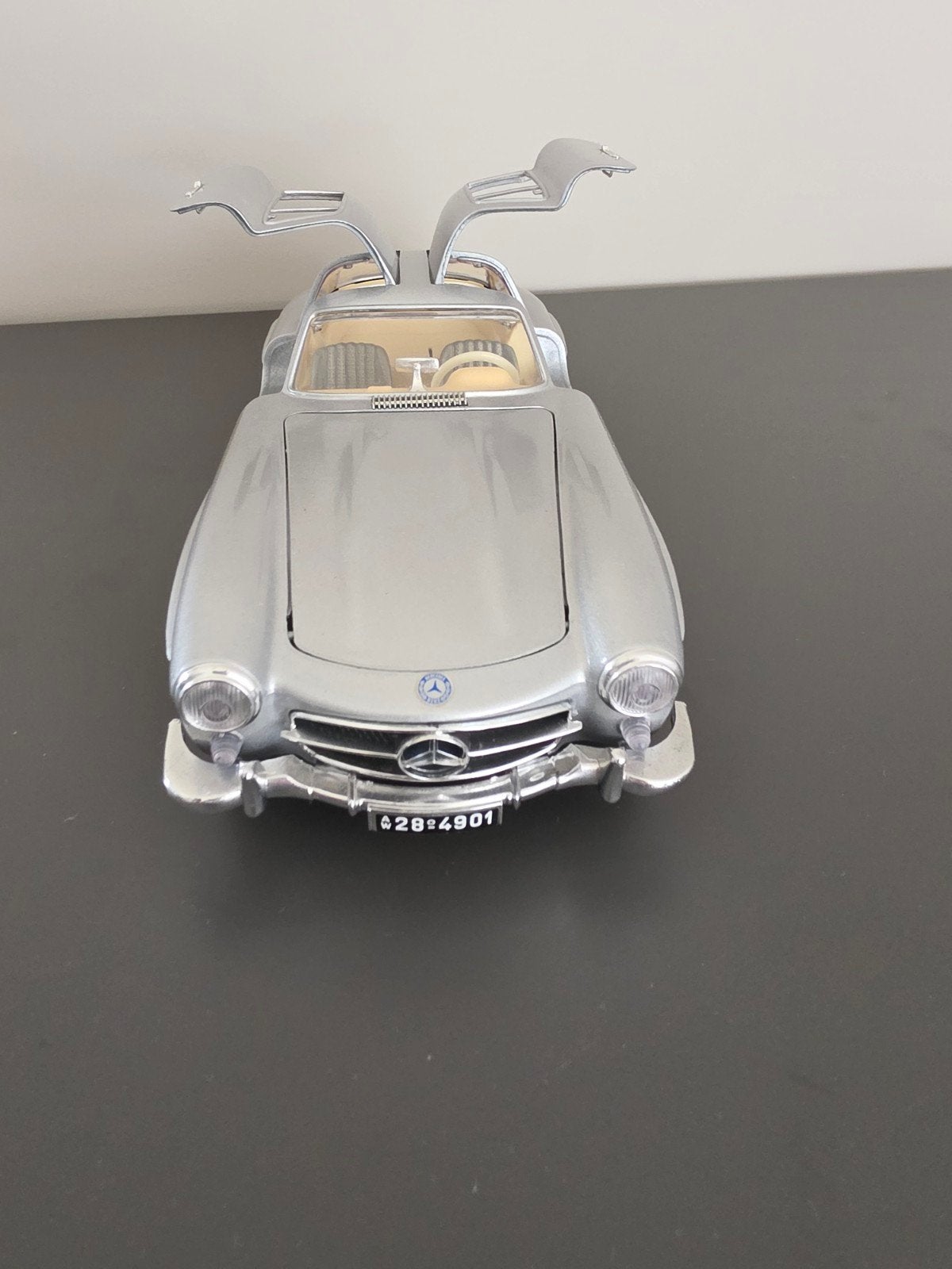 Bburago Mercedes-Benz 300 SL Modelauto - Zilver, Ophalen of Verzenden, Zo goed als nieuw, Auto, Bburago