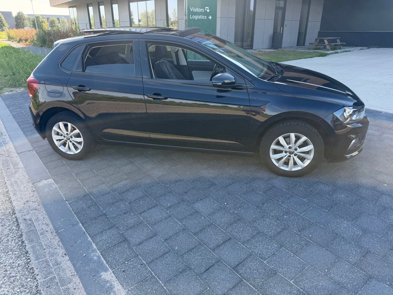 Volkswagen Polo 1.0 TSI 110pk Dsg-7 2021 Zwart, Auto's, Beige, Zwart, 1100 kg, Geïmporteerd