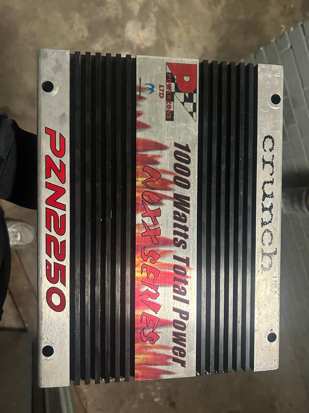Crunch PZN250 Powerzone 1000 Watt Versterker, Auto diversen, Ophalen of Verzenden, Gebruikt