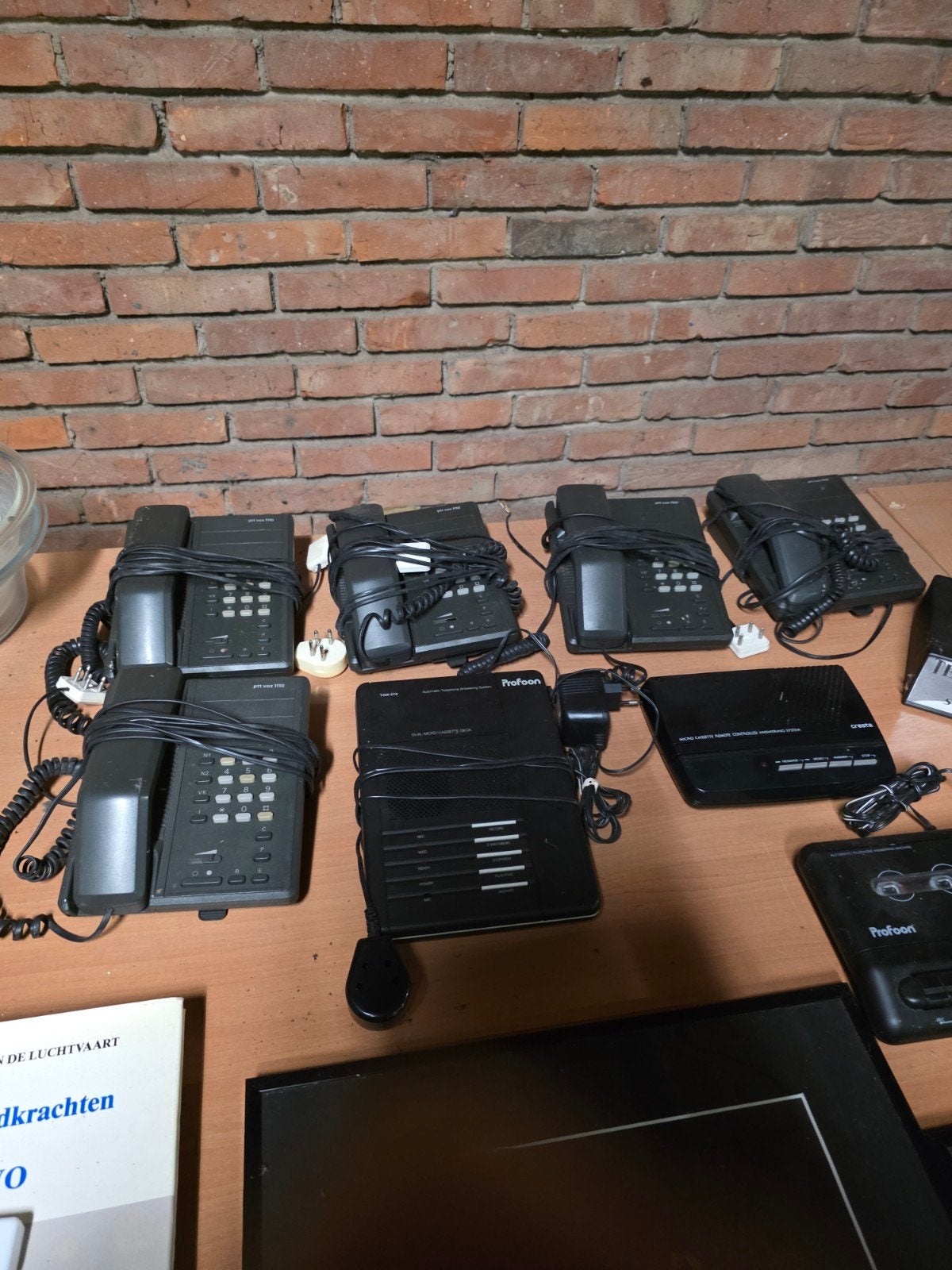 Ptt Vox1110 telefoontoestellen met antwoordapparaat en bel, Telecommunicatie, Vaste telefoons | Handsets en Draadloos, Ophalen of Verzenden