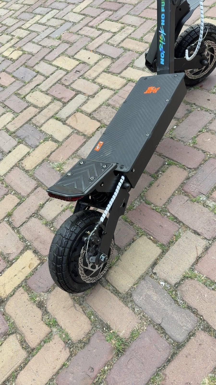 Zwarte Elektrische step - E-scooter - Krachtig., Fietsen en Brommers, Steps, Ophalen, Zo goed als nieuw, Elektrische step (E-scooter)
