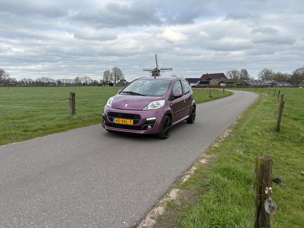 Peugeot 107 Facelift! Carplay! Airco! LM Velgen! Paars! 5DR, Voorwielaandrijving, Overige kleuren, 4 stoelen, Origineel Nederlands