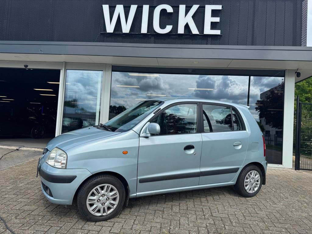 Hyundai Atos 1.1i Dynamic First Edition AUTOMAAT Trekhaak AP, 31 €/maand, 4 cilinders, Elektrische ramen, Origineel Nederlands