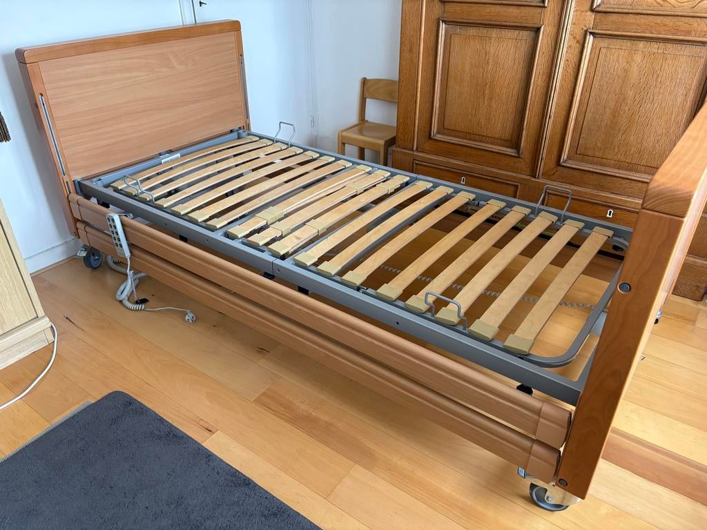 Electrisch verstelbaar seniorenbed, Huis en Inrichting, Slaapkamer | Bedden, Ophalen, Verstelbaar, 90 cm, Eenpersoons