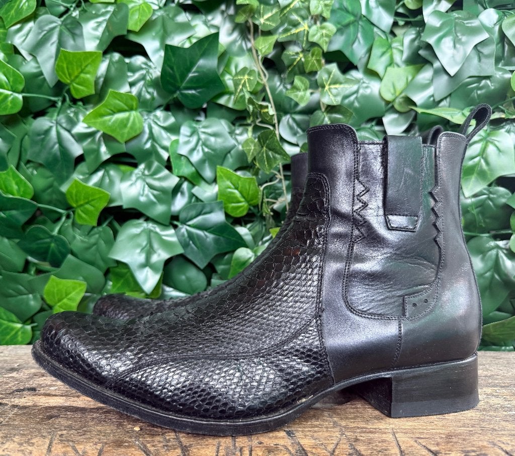 bijna Nieuwe mooie python laarzen van sendra maat 45, Kleding | Heren, Sendra, Zwart, Boots, Ophalen of Verzenden