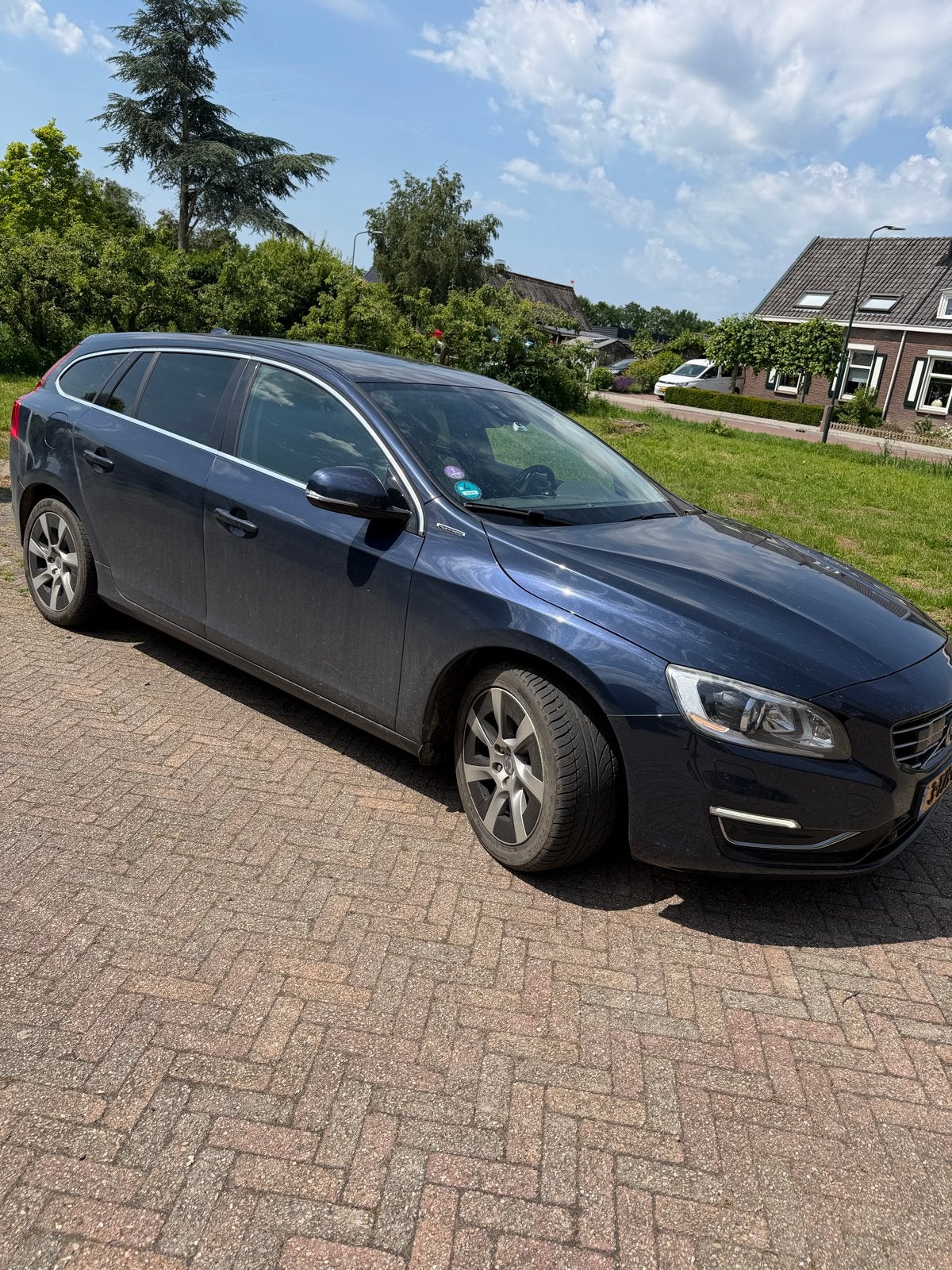 Volvo V60 D6 283pk Plug-in Hybrid 2014 Blauw, Auto's, 1849 kg, 1800 kg, Blauw, Particulier