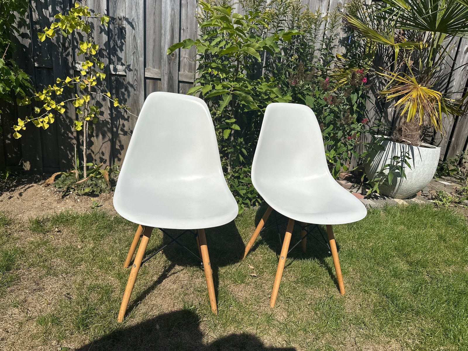 2 mooie witte kuipstoelen, in zeer goede staat, Huis en Inrichting, Stoelen, Kunststof, Twee, Wit, Ophalen of Verzenden