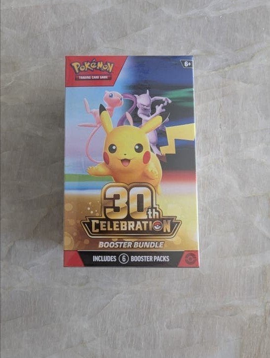 Pokémon 30th Celebration Booster Bundle, Ophalen of Verzenden, Nieuw, Booster