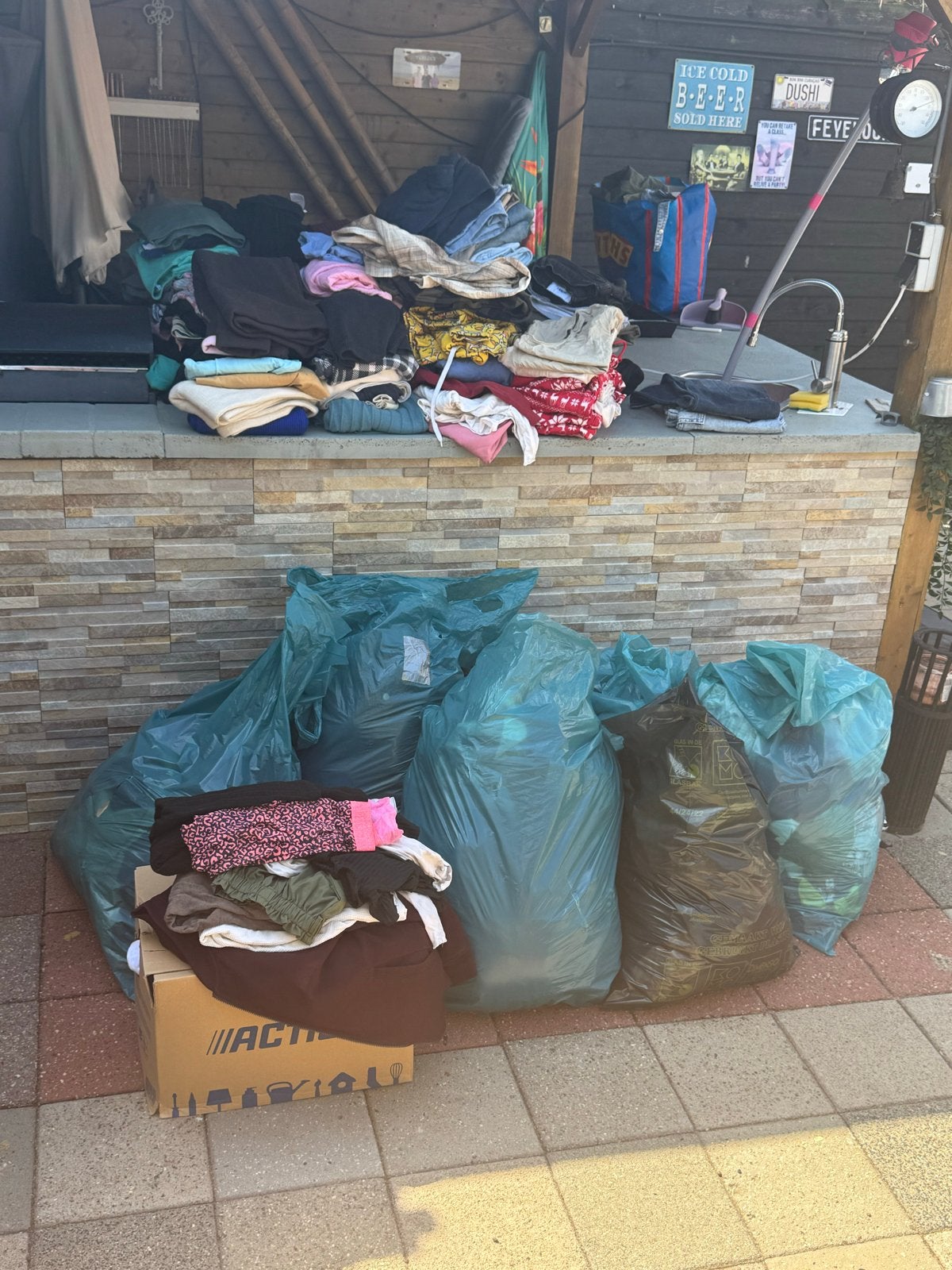 Grote partij diverse kleding, zakken en stapels, Ophalen, Gedragen
