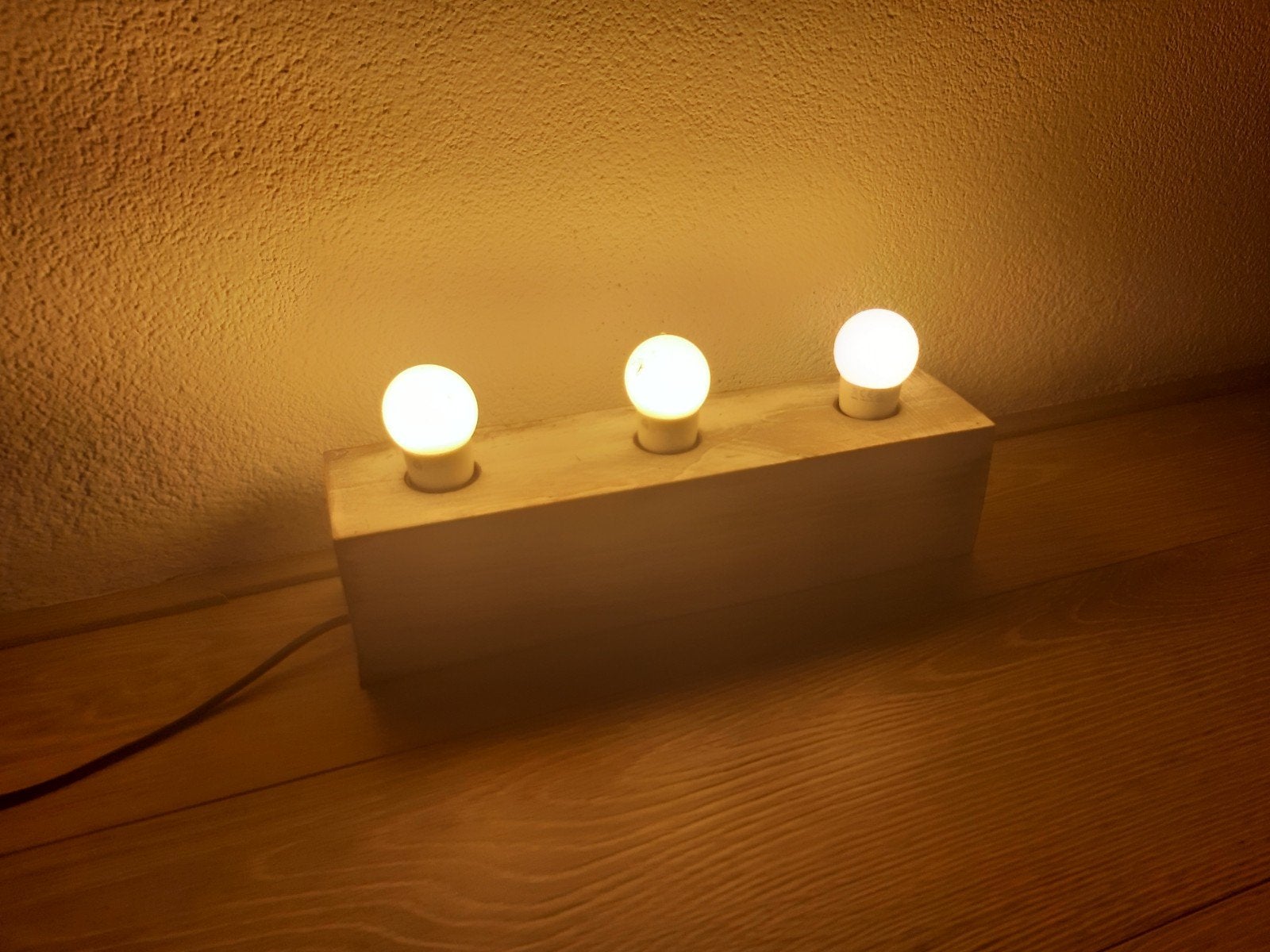 Kwantum Hercules lamp - Houten tafellamp met 3 bollen, Wit, Overige merken, Gebruikt, E14 (klein)