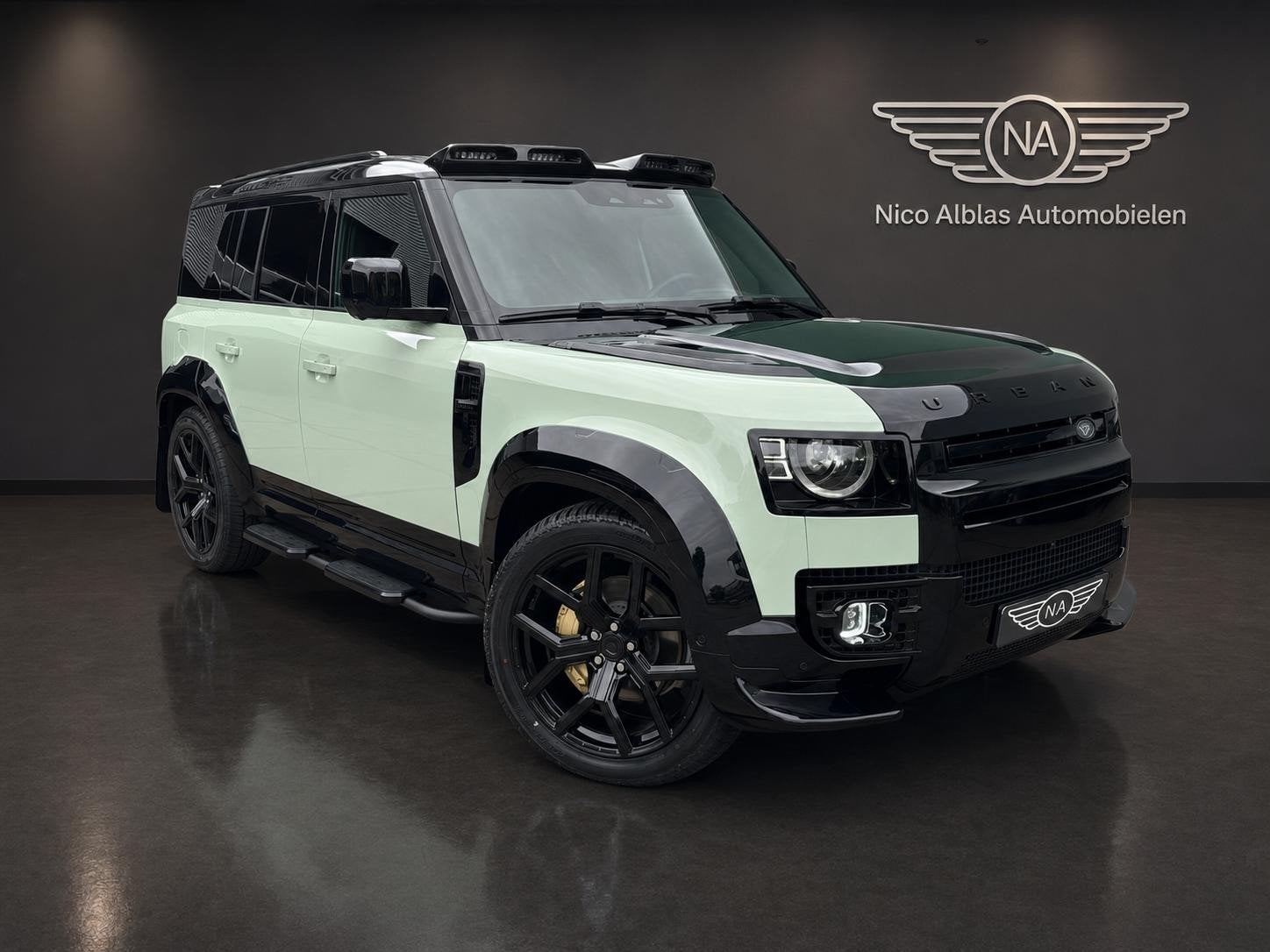 Land Rover Defender 110 2.0 P400e 110 75th Anniversary Limit, Auto's, Automaat, Gebruikt, Euro 6, 4 cilinders
