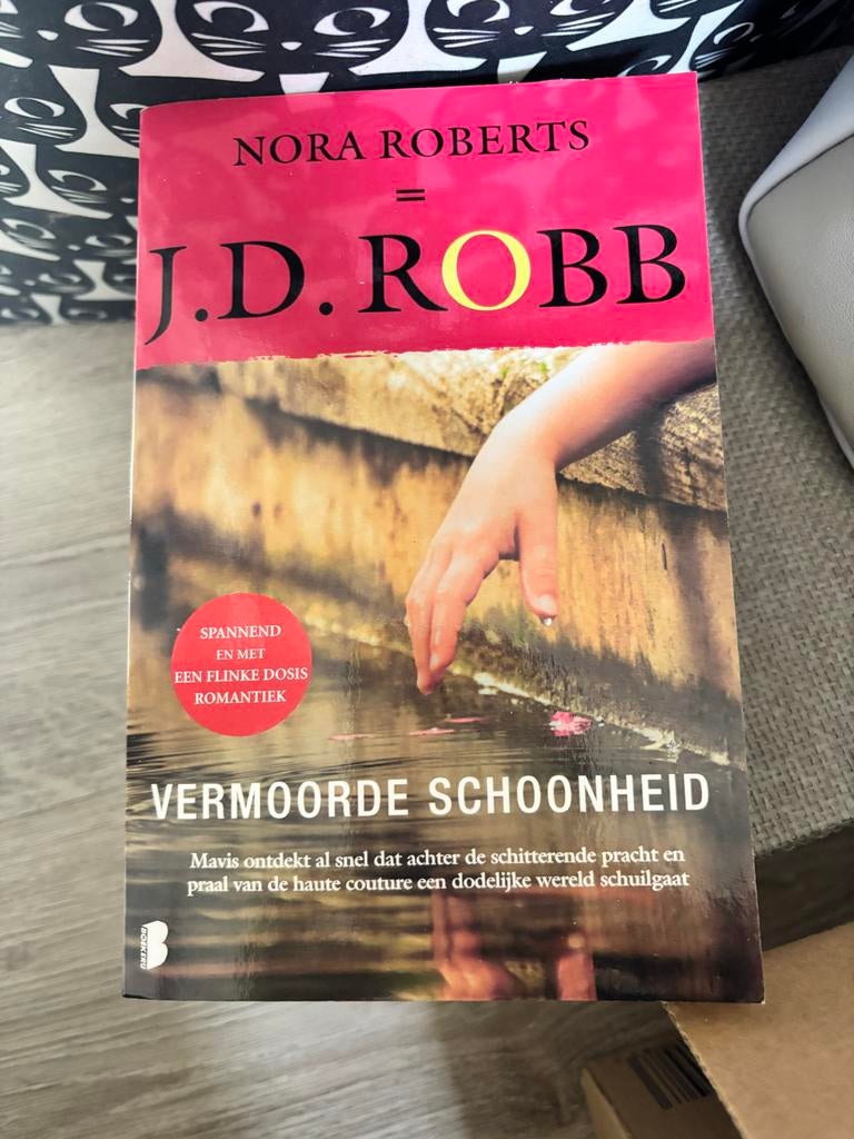Boekenpakket: Nora Roberts, Colleen Hoover, H.D. Carlton, Boeken, Romans, Ophalen of Verzenden, Gelezen, Nederland