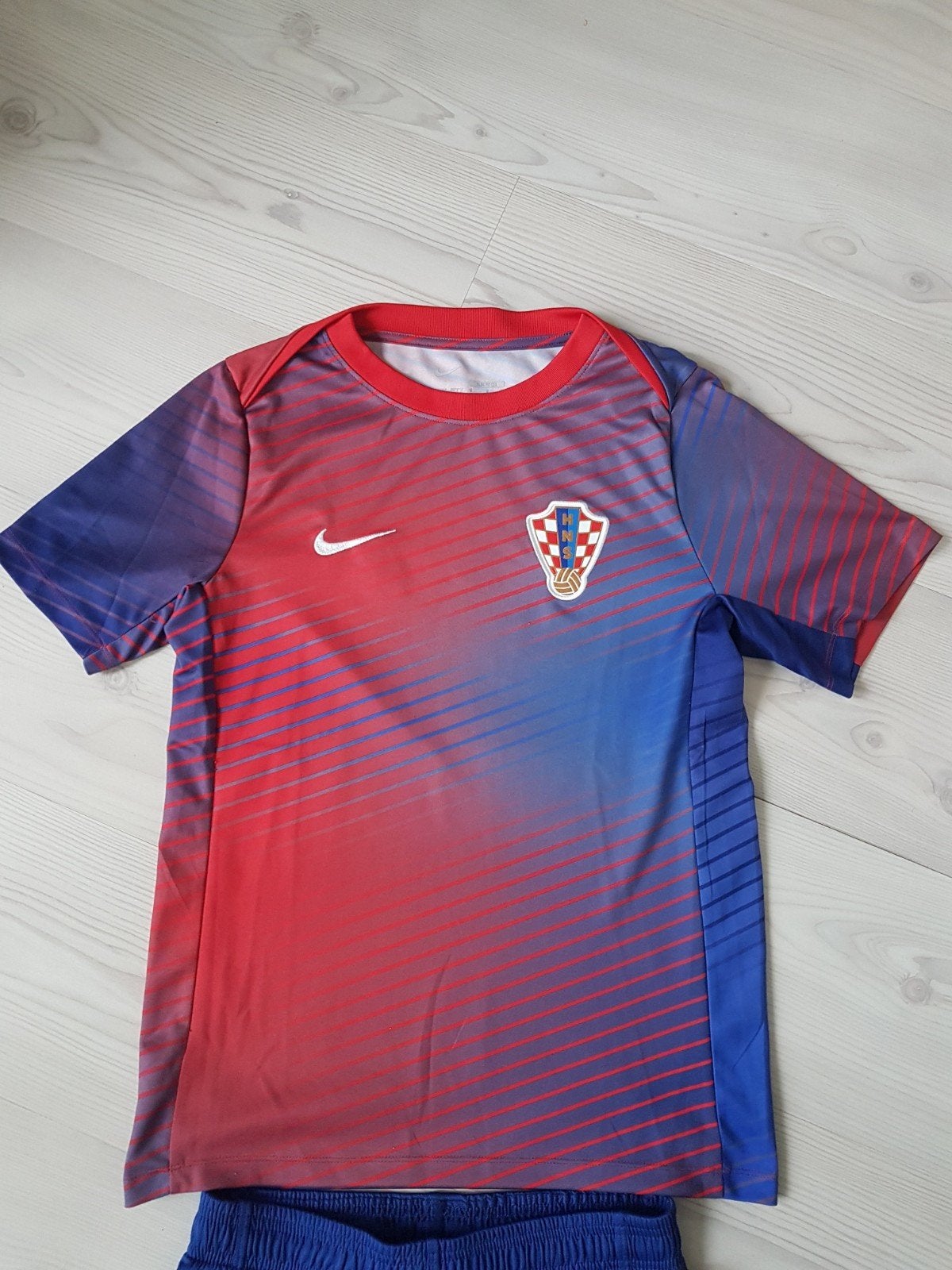 Kroatië heren uitshirt in maat small, Ophalen of Verzenden, Zo goed als nieuw, Shirt