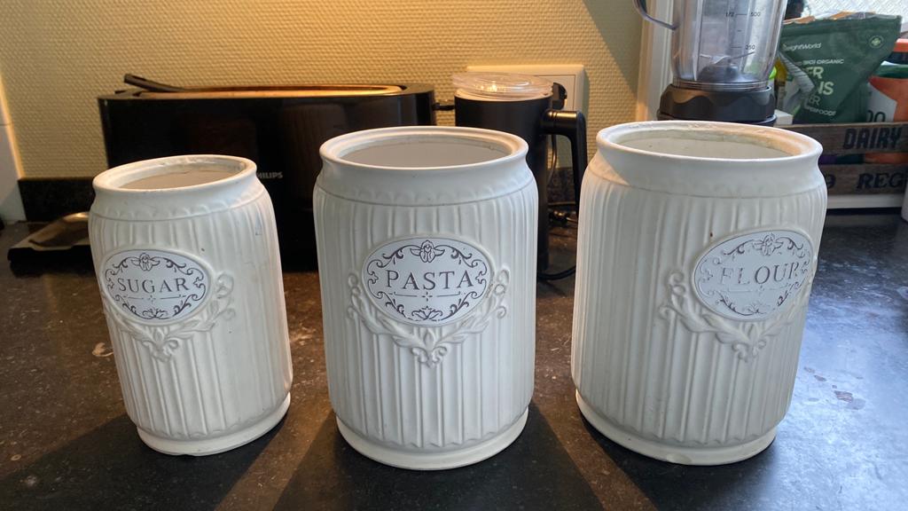 Set van 3 keramische voorraadpotten: Sugar, Pasta, Flour, Ophalen of Verzenden, Zo goed als nieuw, Voorraadpot, Steen/keramiek