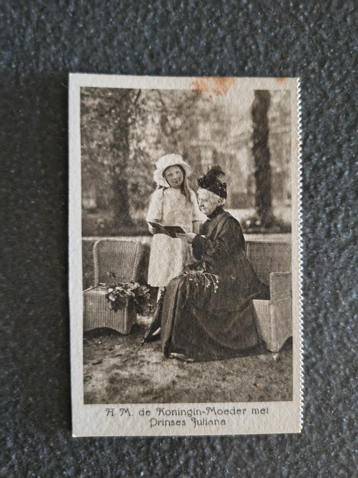 H.M. de Koningin Emma met Prinses Juliana, Verzamelen, Ophalen of Verzenden, Voor 1920, Gelopen, Politiek en Historie
