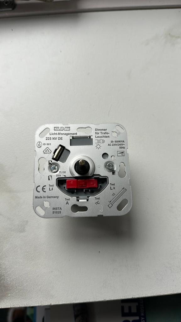 Jung dimmer 225 NV DE, Ophalen, Zo goed als nieuw