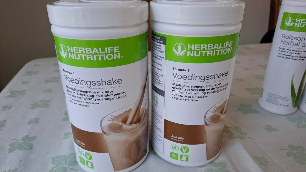 2x Herbalife Café Latte Sportvoedingsshake THT 2027, Sport en Fitness, Ophalen of Verzenden, Nieuw, Overige typen