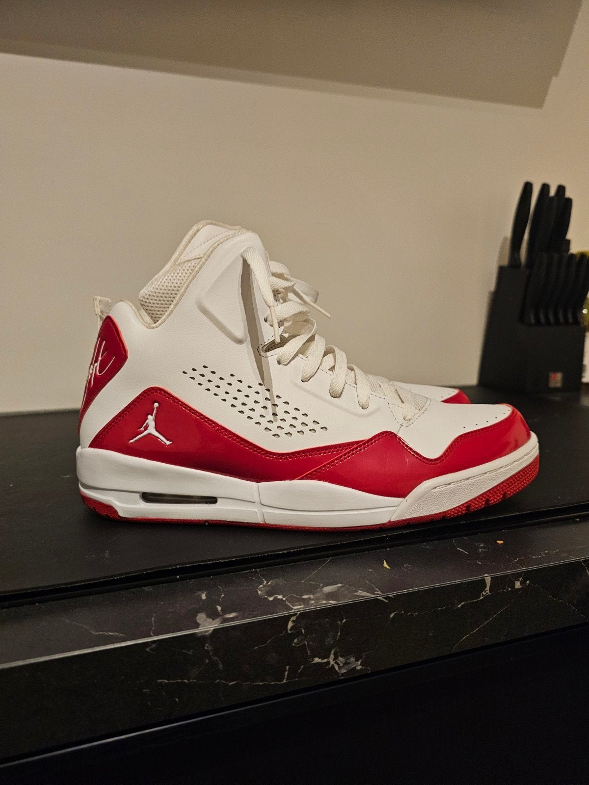 Jordan Flight Sneakers - Wit/Rood maat 46, Wit, Ophalen of Verzenden, Sneakers of Gympen, Gedragen