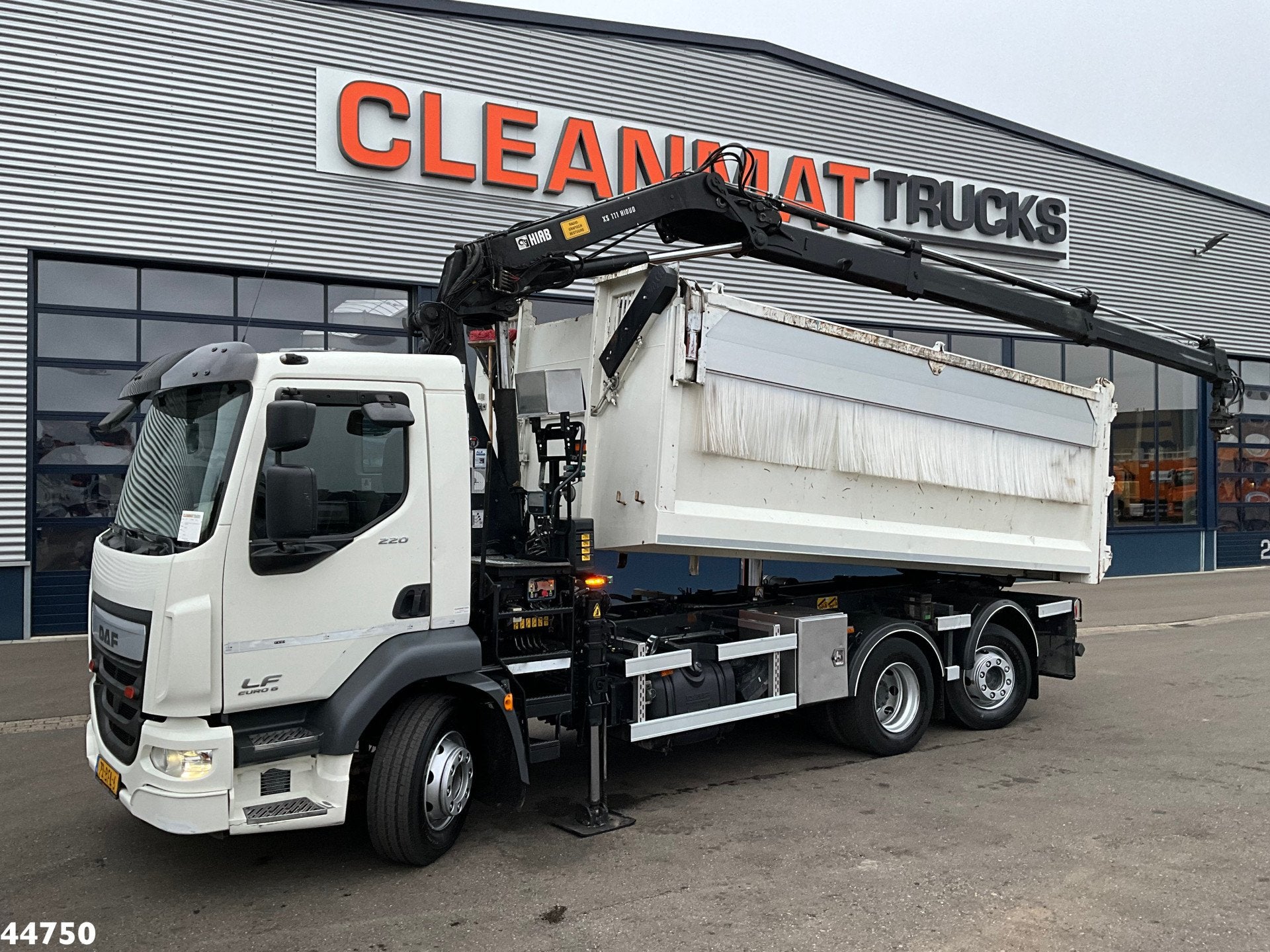 DAF FAN LF 220 Euro 6 Hiab 11 Tonmeter laadkraan Just 166.64, Auto's, Automaat, Parkeercamera, Euro 6, Origineel Nederlands