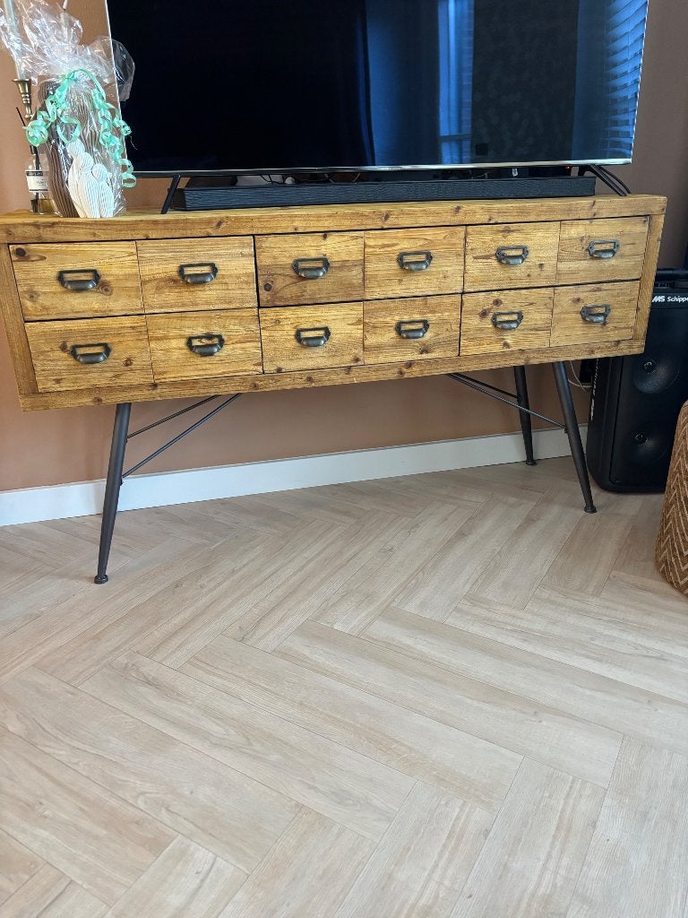 Dutchbone Six dressoir – industrieel/vintage – 150 cm, Huis en Inrichting, Ophalen, 100 tot 150 cm, Zo goed als nieuw, Met lade(s)