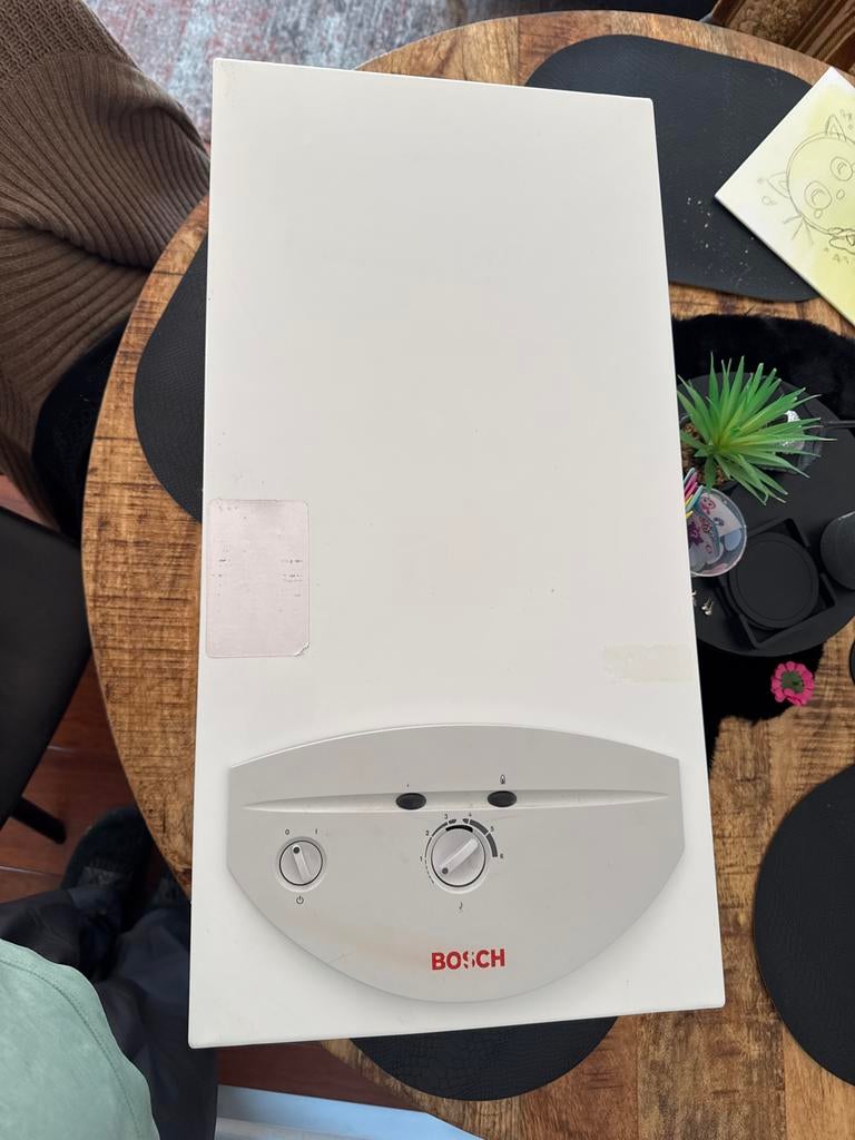 Bosch Geiser - Compact en Efficiënt Warm Water, Gebruikt, Aardgas, Geiser, Ophalen of Verzenden