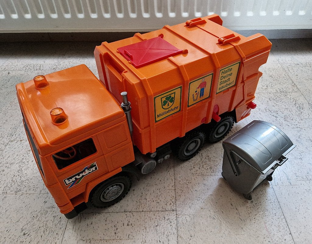 Prachtige Bruder Volvo F16 Vuilniswagen – Helemaal Compleet!, Ophalen of Verzenden, Zo goed als nieuw