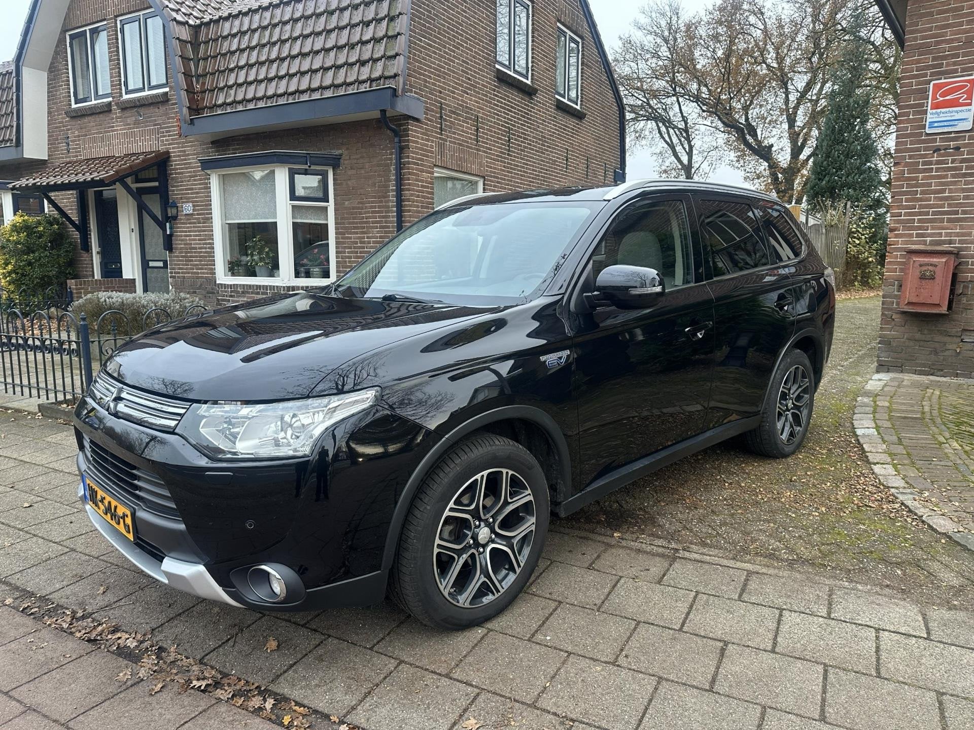 Mitsubishi Outlander 2.0 PHEV Limited Edition X-Line, 4 cilinders, Zwart, Vierwielaandrijving, Hybride Elektrisch/Benzine