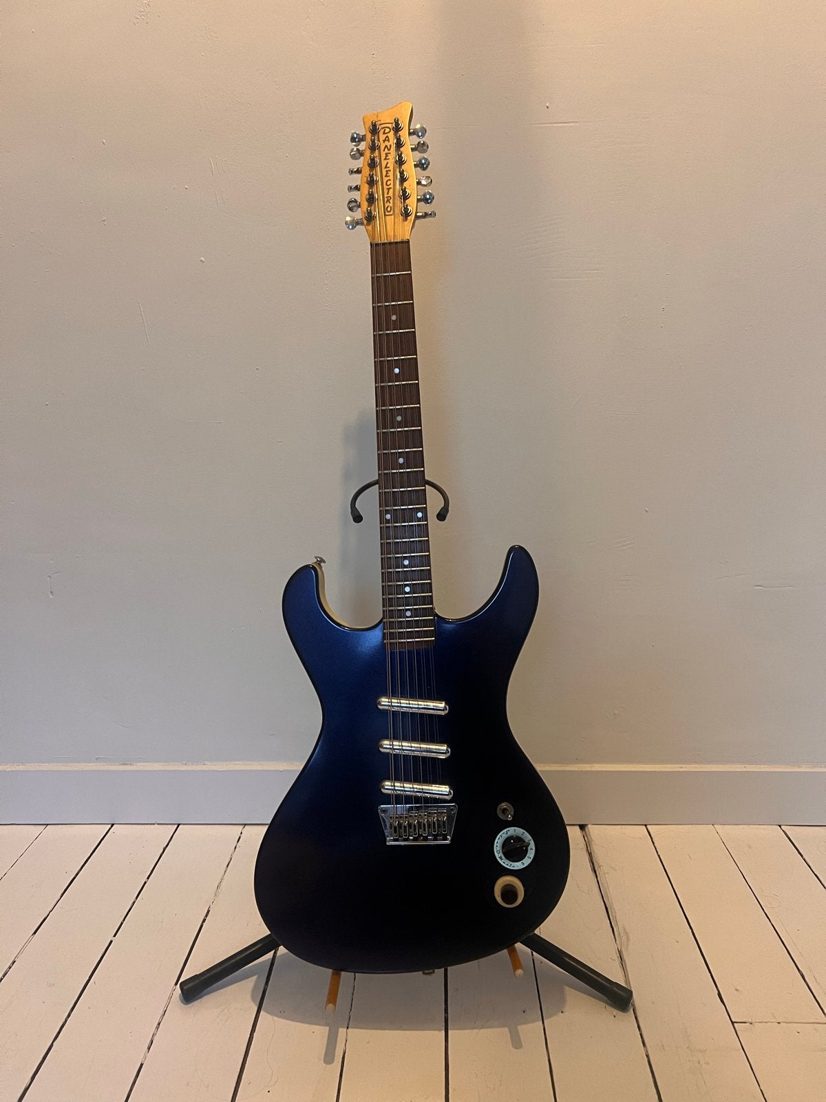 Danelectro 12-snarige gitaar - hoodad uir 2000, Ophalen, Gebruikt, Solid body, Overige merken