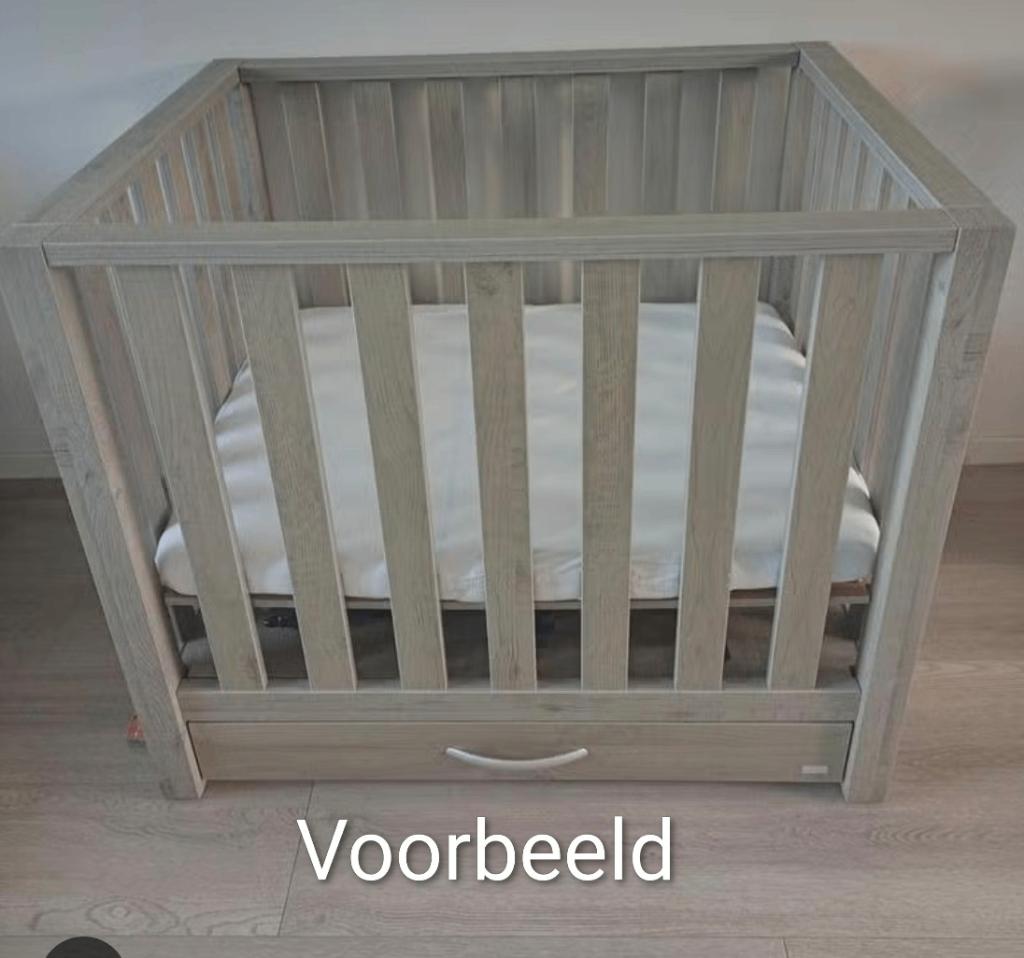 TWF Grijze box met lade, incl matras, Kinderen en Baby's, Boxen, Ophalen, Gebruikt, Rechthoekig, In hoogte verstelbaar